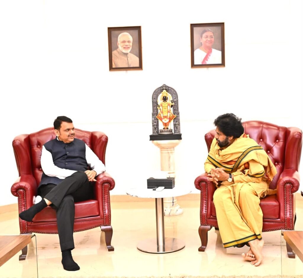 మహారాష్ట్ర ముఖ్యమంత్రి  దేవేంద్ర ఫడ్నవీస్ తో  పవన్ కళ్యాణ్  భేటీ  తూర్పు కనుమల్లో పులుల సంరక్షణ చర్యలపై చర్చ  ఆంధ్రప్రదేశ్ కి రెండు ఆడ పులులు ఇస్తున్నందుకు కృతజ్ఞతలు