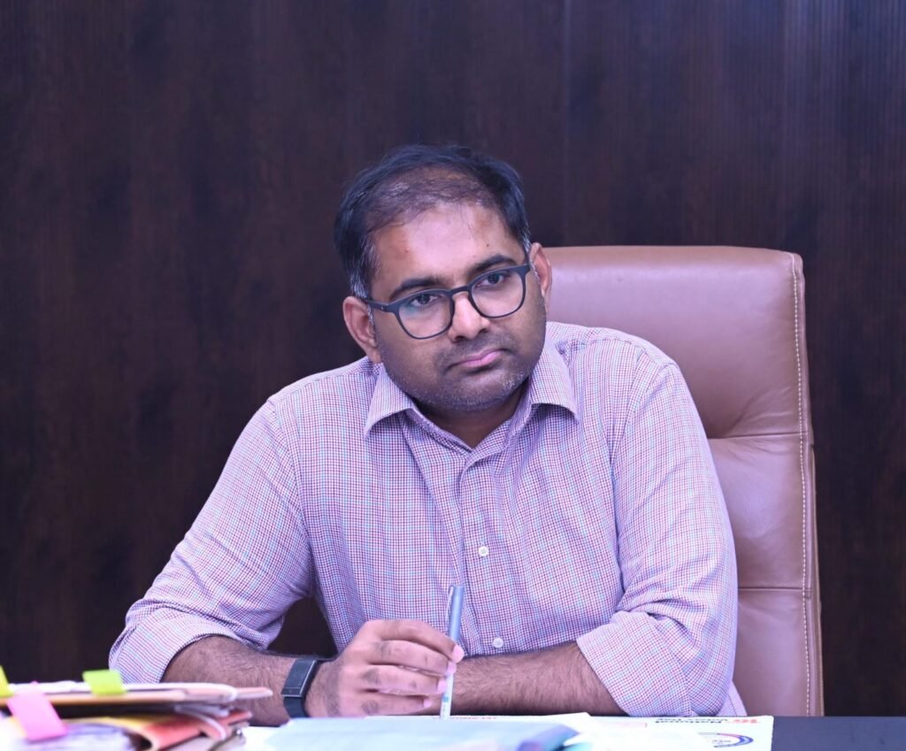 మల్లేపల్లి ధాన్యం కొనుగోలు కేంద్రం అక్రమాలపై 11 మందిపై కేసు