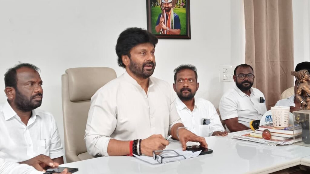 రామగుండం ఎమ్మెల్యే రాజ్ ఠాకూర్ ఆధ్వర్యంలో SIR ఇంచార్జ్‌లతో సమీక్షా సమావేశం