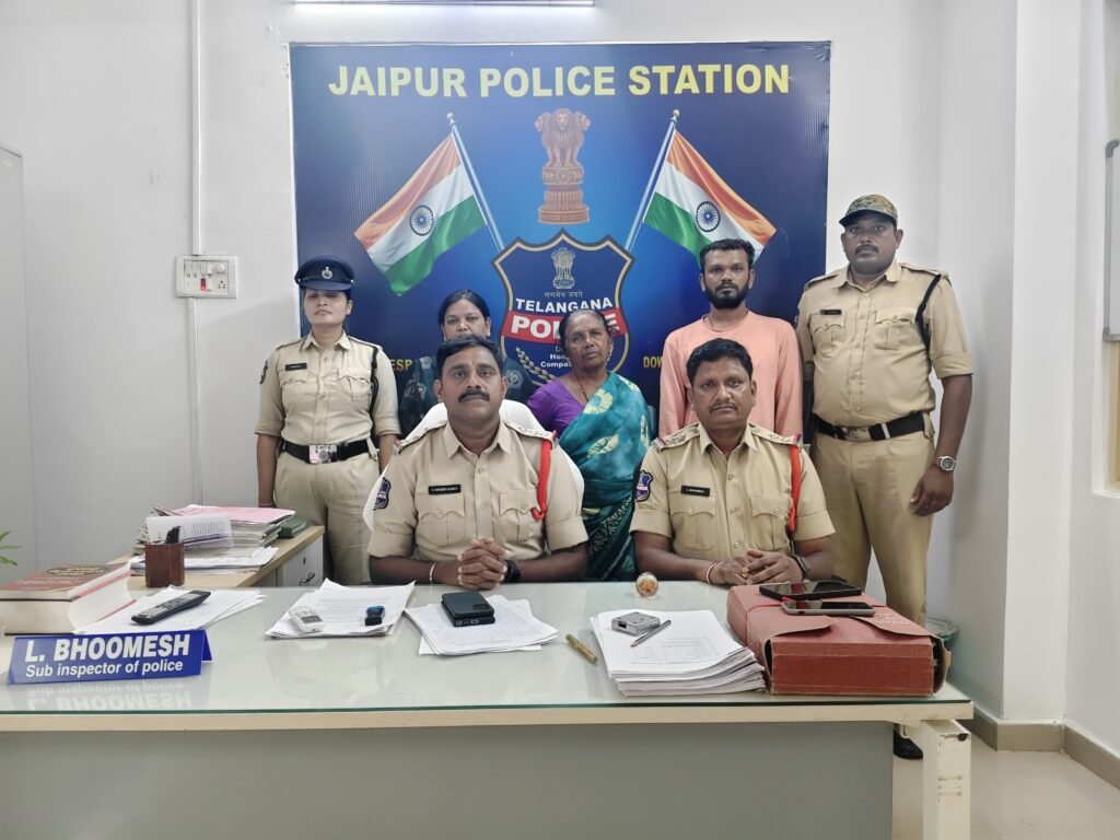 ప్రేమ వేధింపుల కేసులో ముగ్గురు అరెస్ట్.  ప్రధాన నిందితుడితో పాటు తల్లి, అక్కను అదుపులోకి తీసుకున్న జైపూర్ పోలీసులు!  మొబైల్ ఫోన్ స్వాధీనం.. నిందితుల ఒప్పుకోలు నమోదు!