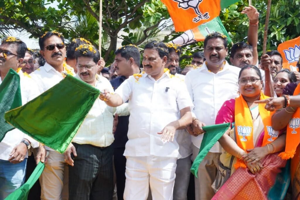నర్సాపురం నుంచి భక్తులకు వరం అరుణాచలం రైలు రెగ్యులర్.. బెంగళూరుకు మరో సర్వీస్   రైల్వే ప్రాజెక్టులతో నర్సాపురం అభివృద్ధికి కేంద్రం కట్టుబడి ఉం ది – కేంద్ర మంత్రి భూపతిరాజు శ్రీనివాస వర్మ