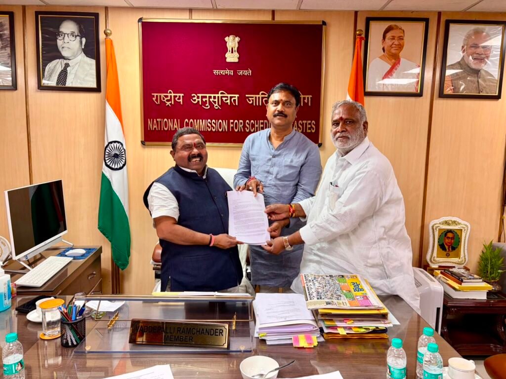 సిద్ధాపూర్ డంపింగ్ యార్డ్ అంశంపై జాతీయ ఎస్సీ కమిషన్ సీరియస్    తెలంగాణ ప్రభుత్వ ప్రధాన కార్యదర్శికి అత్యవసర ఆదేశాలు    15 రోజుల్లో చర్యల నివేదిక సమర్పించాలని ఆదేశించిన జాతీయ ఎస్సీ కమిషన్    రైతుల తరఫున ఢిల్లీ వరకు పోరాటం చేసిన షాద్ నగర్ బీజేపీ నేతల చొరవ ఫలితం