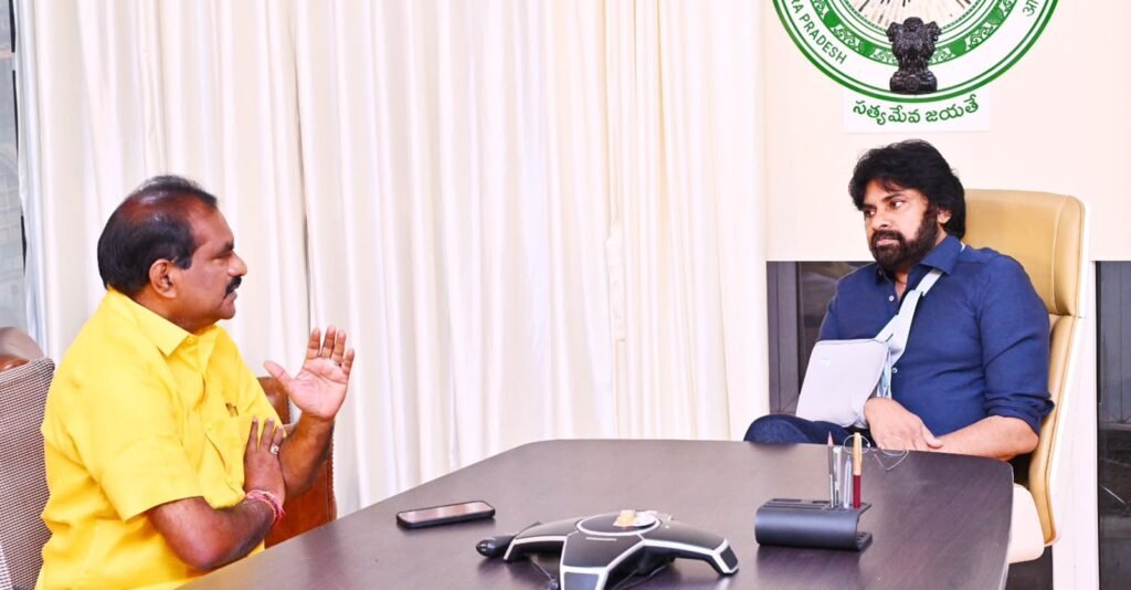 సూపర్ ఎల్ నినో, సాగు నీటి సంక్షోభంపై రైతుల్లో అవగాహన కల్పించాలి   రైతులతో ప్రత్యక్ష సమావేశాలు నిర్వహించి పరిస్థితులు వివరించండి  సంక్షోభ నివారణకు ప్రత్యామ్నాయ మార్గాలపై దృష్టి సారించాలి   రాష్ట్ర ఉప ముఖ్యమంత్రిపవన్ కళ్యాణ్ తో నీటిపారుదలశాఖ మంత్రి  నిమ్మల రామానాయుడు భేటీ  ఏలేరు నుంచి కాకినాడ జిల్లాకు 1000 క్యూసెక్కుల నీరు విడుదల చేసినందుకు  కృతజ్ఞతలు  సూపర్ ఎల్ నినో పరిస్థితులపై చర్చ