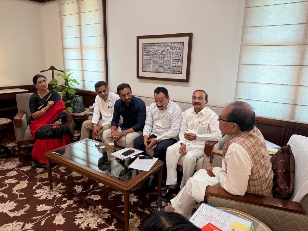కేంద్ర మంత్రి శివ్ రాజ్ సింగ్ చౌహన్ ను కలిసిన తెలంగాణ బీజేపీ ఎంపిలు