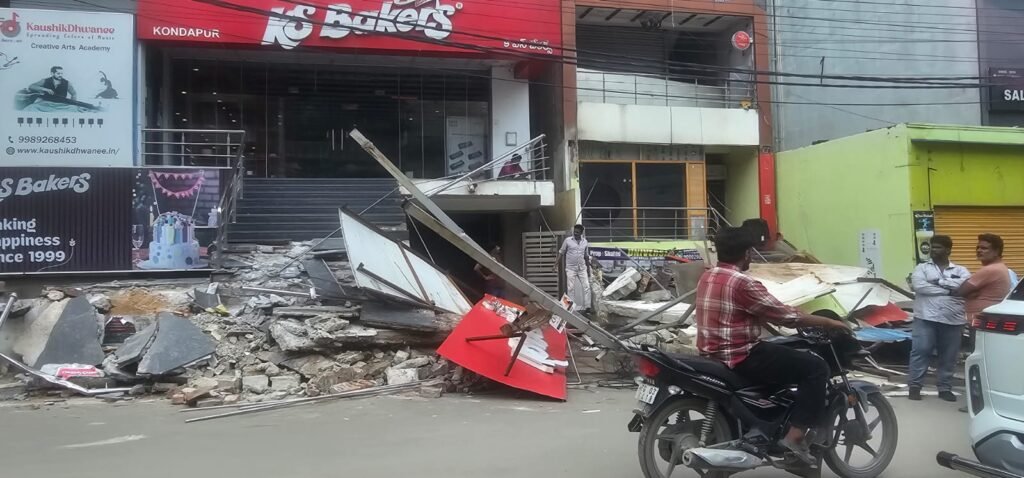 గచ్చిబౌలి – కొండాపూర్‌లో అక్రమాలపై హైడ్రా ఉక్కుపాదం   బొటానికల్ గార్డెన్ నుంచి మసీద్‌బండ వరకు భారీ ఎత్తున ఆక్రమణల తొలగింపు