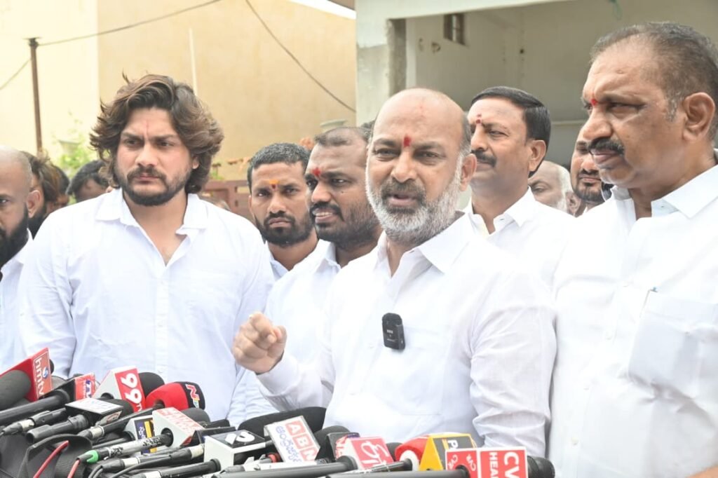 వీబీజీ రామ్ జీ తో కేంద్రానికి పేరుస్తుందని  కాంగ్రెస్ కు అక్కసు    కేంద్ర మంత్రి బండి సంజయ్ కుమార్