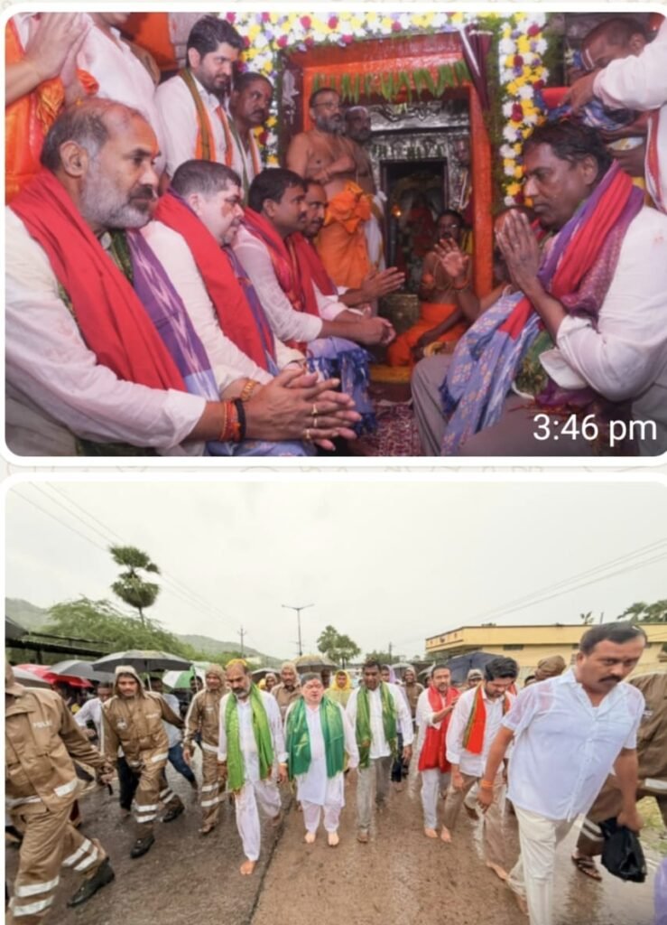 కొండగట్టు శ్రీ ఆంజనేయ స్వామి ఆలయంలో గిరి ప్రదక్షిణ నిర్వహించిన మంత్రులు