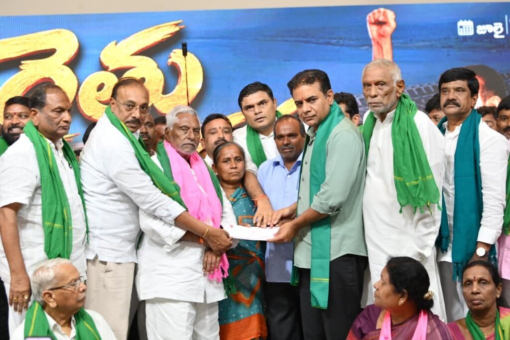 కాంగ్రెస్ తెచ్చిన కరువుతో రైతులు అల్లాడుతున్నారు కాంగ్రెస్ సినిమా అట్టర్ ఫ్లాప్ కేటీఆర్