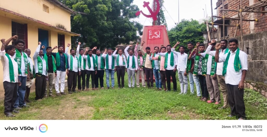తుడుం దెబ్బకు కొత్త నాయకత్వం.. ఆదివాసీల హక్కుల పరిరక్షణ, విద్యార్థుల సంక్షేమమే లక్ష్యం.. సంఘాన్ని మరింత బలోపేతం చేస్తామని నాయకుల హామీ
