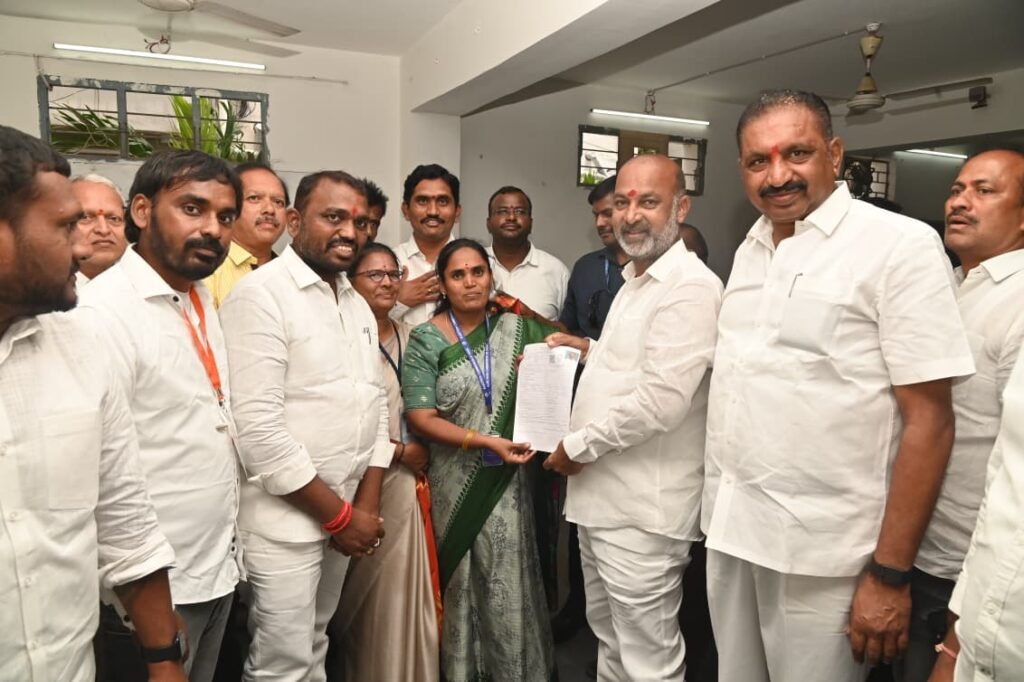 సర్ ను లైట్ తీసుకుంటే ఓటు గల్లంతే: కేంద్ర మంత్రి బండి సంజయ్ కుమార్