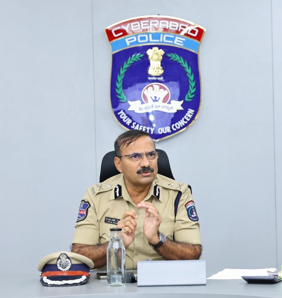 “నేను సైతం” కార్యక్రమంలో భాగంగా సీసీటీవీ కెమెరాల జియో ట్యాగింగ్‌ సైబరాబాద్ సీపీ సమీక్ష