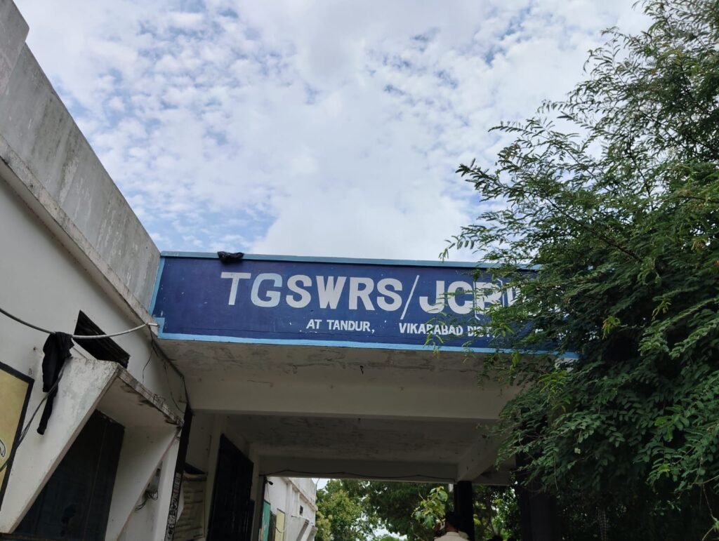 హాస్టల్ నుంచి విద్యార్థి అదృశ్యం..   ఆందోళనలో తల్లిదండ్రులు