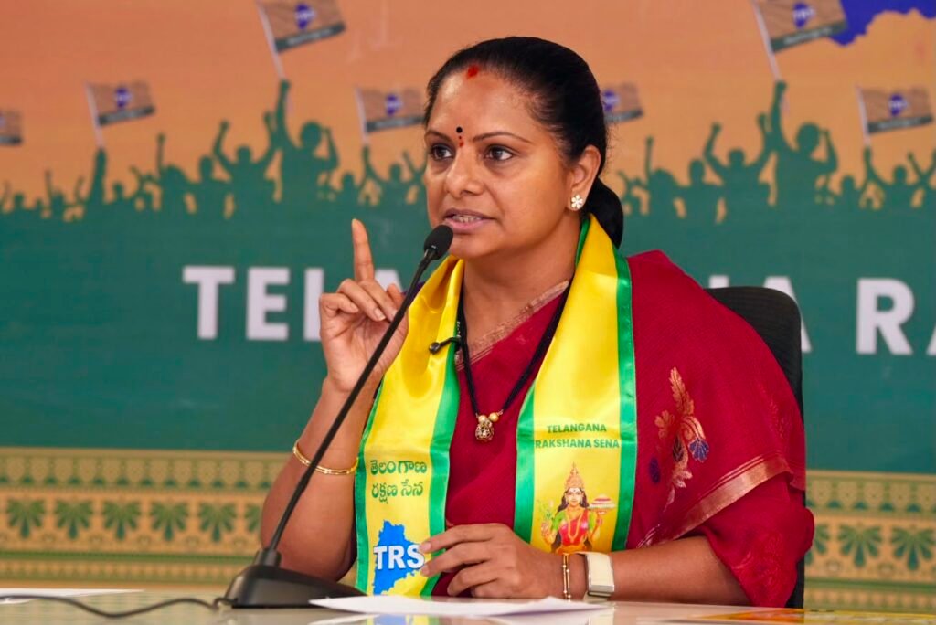 కాంగ్రెస్ ప్రభుత్వంపై కవిత తీవ్ర విమర్శలు