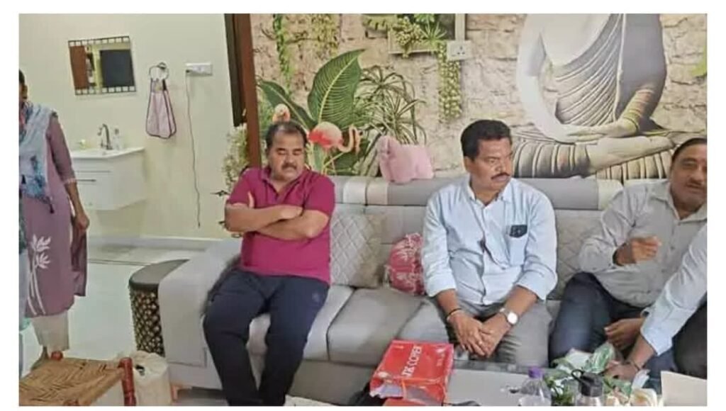 బోడుప్పల్లో మైనింగ్ ఏడీ ఇంటి పై ఏసీబీ దాడులు.ఏకకాలంలో 8 ప్రాంతాల్లో తనిఖీలు,