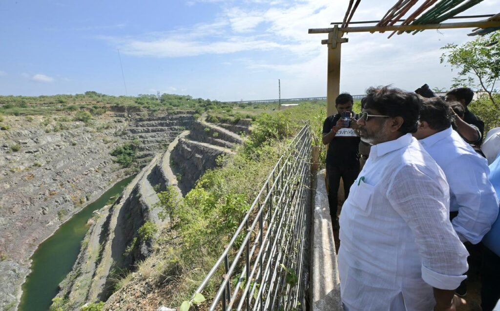 హట్టి గోల్డ్ మైన్స్‌ను సందర్శించిన ఉప ముఖ్యమంత్రి భట్టి