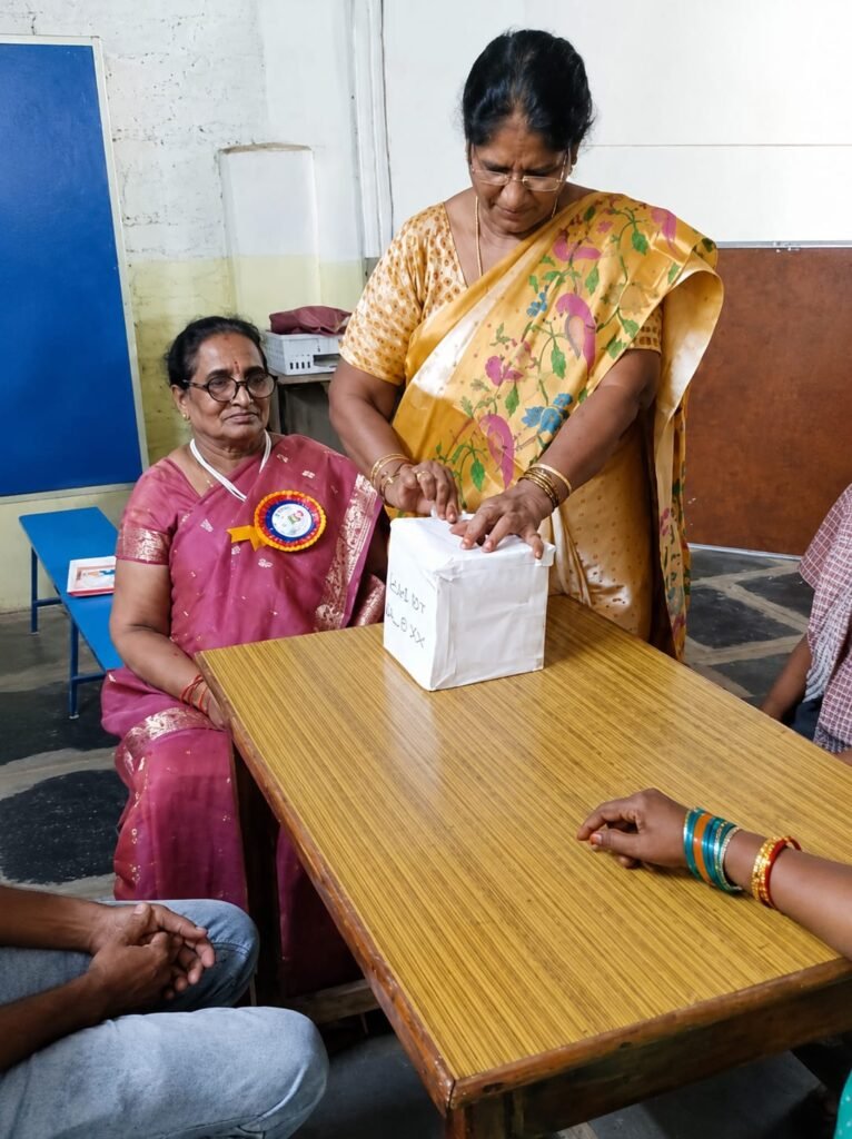 రెడ్ గర్ల్ కోసం ఎన్నికలు.