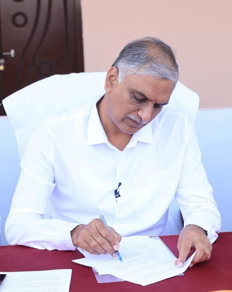 తక్షణమే రిజర్వాయర్లకు 30టి ఎంసి ల నీటిని ఎత్తిపోయాలి:  మాజీ మంత్రి ఎమ్మెల్యే హరీష్ రావు