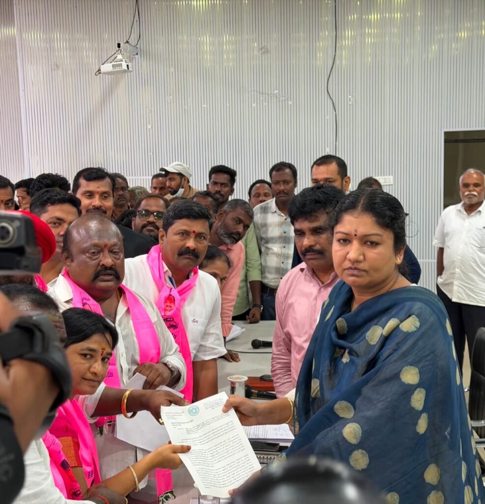 22ఏ నిషేధిత భూముల నుంచి పట్టా భూములను తొలగించాలి:   మాజీ మంత్రి కరీంనగర్ ఎమ్మెల్యే గంగుల