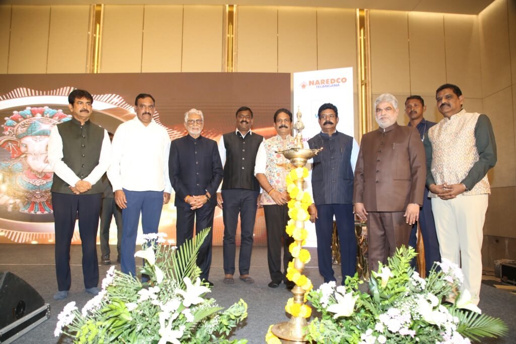 “నరెడ్కో” ఆధ్వర్యంలో పద్మశ్రీ మురళీమోహన్ కు ఘన సన్మానం