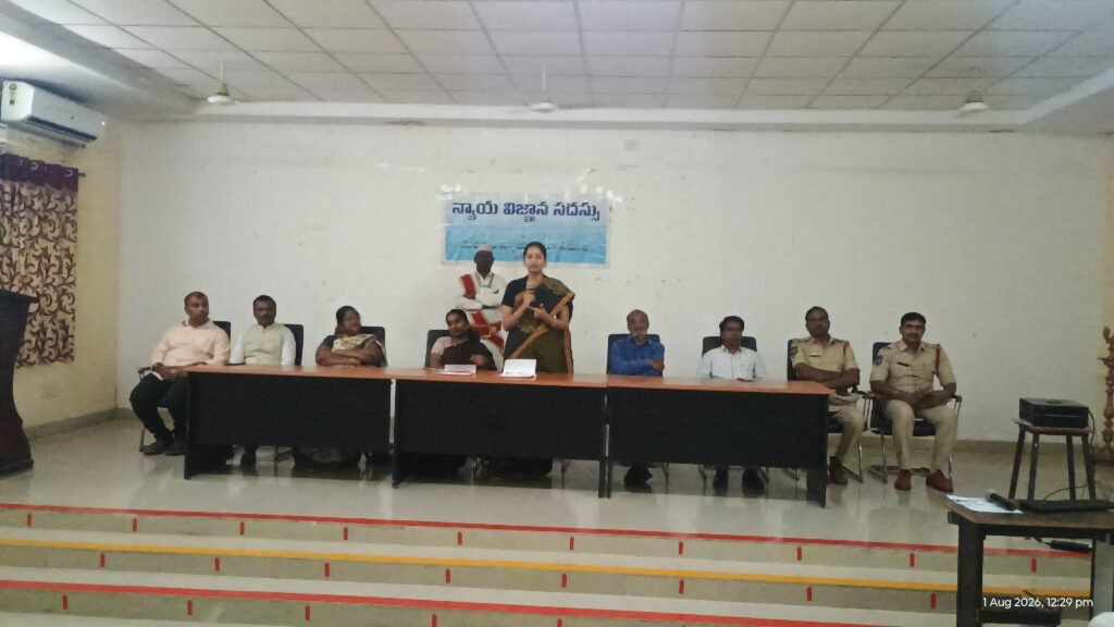 ర్యాగింగ్‌కు పాల్పడితే చట్టపరమైన చర్యలు తప్పవు