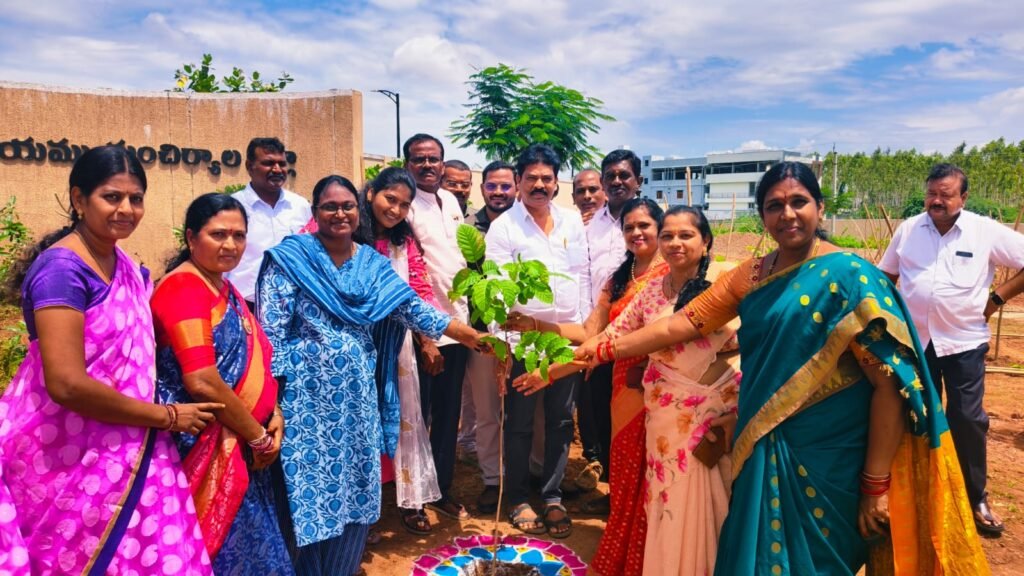 తెలంగాణ ఆత్మకు చిరస్మరణీయ నివాళి..జయశంకర్ జయంతి సందర్భంగా మొక్కలు నాటి పర్యావరణ పరిరక్షణకు పిలుపు.