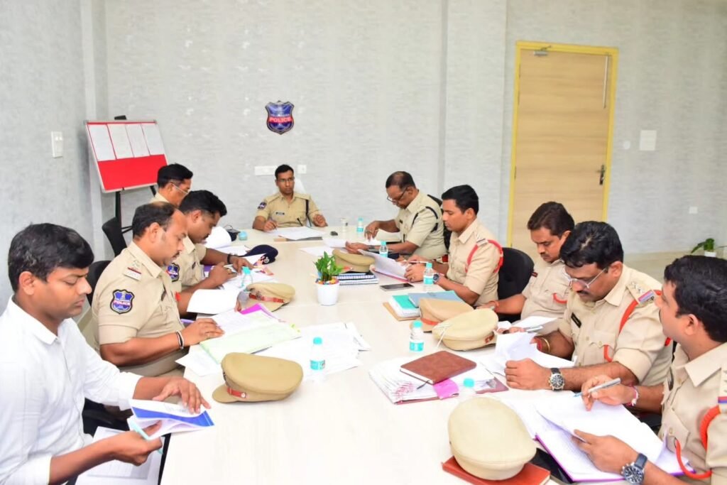 రౌడీ, హిస్టరీ షీటర్ల పై నిరంతర నిఘా ఉంచాలి జిల్లా ఎస్పీ అశోక్ కుమార్,