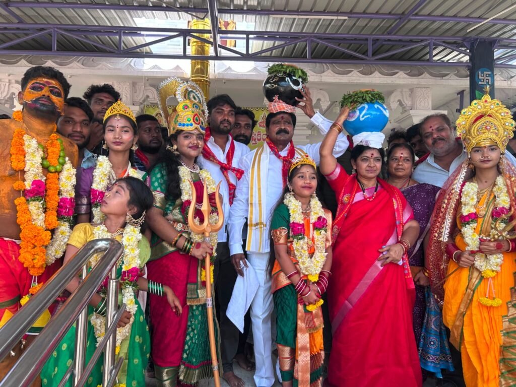 బోనాల ఉత్సవాల్లో పాల్గొన్న నల్లాల దంపతులు.