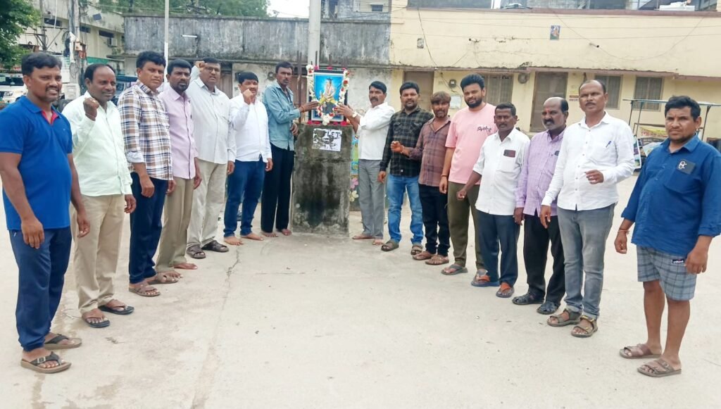 కులగణనపై మీ చిత్తశుద్ధి ఏది మోదీ సార్? శాస్త్రీయ పద్ధతిలో కులగణన చేపట్టి బీసీలకు న్యాయం చేయాలి బీసీ సమాజ్ రాష్ట్ర కార్యదర్శి, నరెడ్ల శ్రీనివాస్ డిమాండ్.
