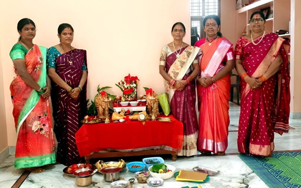 వైభవంగా వరలక్ష్మీ వ్రత వేడుకలు,n