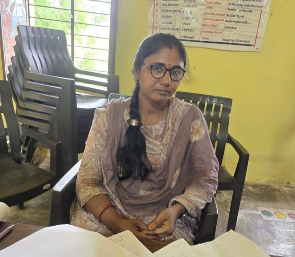 లంచం తీసుకుంటూ ఏసీబీకి చిక్కిన గ్రామపంచాయతీ కార్యదర్శి