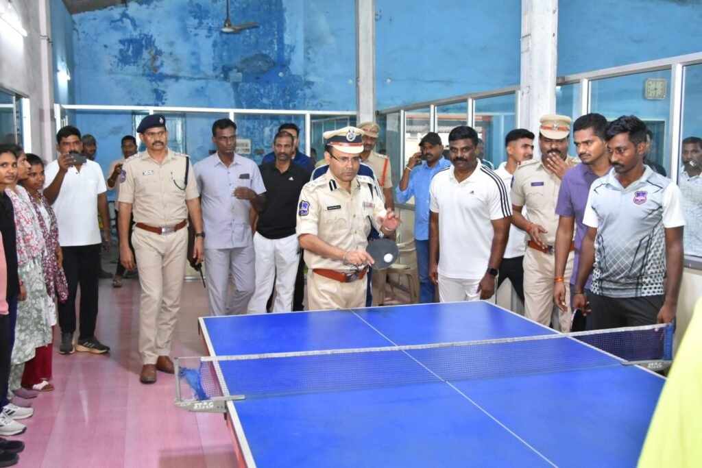 కాళేశ్వరం జోన్ క్లస్టర్–సి పోలీస్ క్రీడా పోటీలు ప్రారంభంపోటీలను ప్రారంభించిన రామగుండం సీపీ అంబర్ కిశోర్ ఝా
