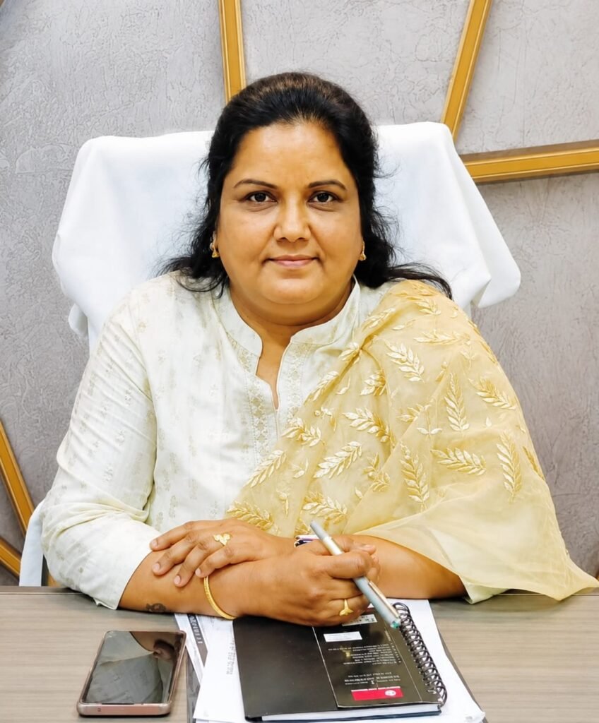 ఇంటింటికీ ఇందిరమ్మ కుట్టు మెషిన్జిల్లా వెనుకబడిన తరగతుల అభివృద్ధి అధికారి నీరటి రాజేశ్వరి