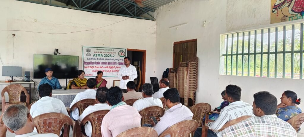 ఖమ్మంపల్లిలో రైతులకు వ్యవసాయ శిక్షణ