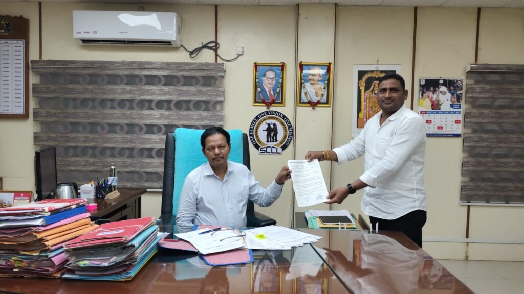 పన్నూర్ సమస్యల పరిష్కారానికి సర్పంచ్ చిందం మహేష్ వినత బస్‌షెల్టర్ల పరిశుభ్రత, డ్రైనేజీ సమస్య, ఐమాక్స్ లైట్ల ఏర్పాటుకు జీఎంకు విజ్ఞప్తి.