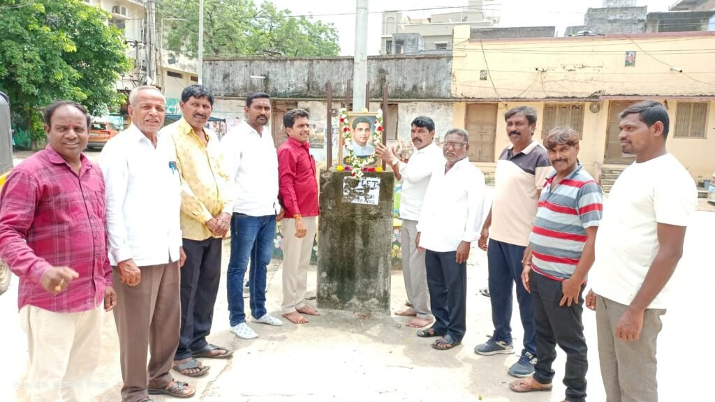 బీసీలకు జనాభా ప్రాతిపదికన వాటా కల్పించాలివిద్య, ఉద్యోగాల్లో 27% రిజర్వేషన్లు అమలు చేయాలిపాలిటెక్నిక్ విద్యను నిర్వీర్యం చేసే జీవో 97ను వెంటనే రద్దు చేయాలిబీసీ సమాజ్ రాష్ట్ర కార్యదర్శి నరెడ్ల శ్రీనివాస్.