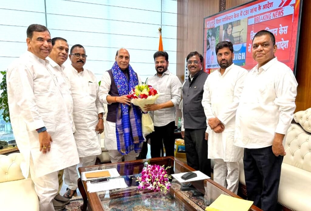 గ్లోబల్ సమ్మిట్- రక్ష ఎక్స్‌పోలో భాగ‌స్వాములు కండి    దేవ‌ర‌క‌ద్ర డీఆర్‌డీఎల్ ప్రాజెక్టుకు ఉచితంగా భూ కేటాయింపు  ఇన్వెస్ట్ తెలంగాణ గ్లోబ‌ల్ స‌మ్మిట్‌-2026కు ఆహ్వానం   ర‌క్ష‌ణ శాఖ మంత్రి రాజ్‌నాథ్ సింగ్‌తో ముఖ్య‌మంత్రి రేవంత్ రెడ్డి