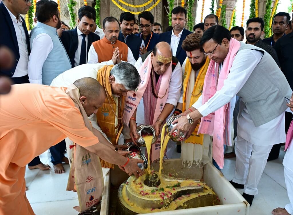 సేవా సంకల్ప్ అభియాన్ కార్యక్రమంలో పాల్గోన్న సీఎం చంద్రబాబు వారణాసి