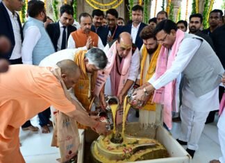 సేవా సంకల్ప్ అభియాన్ కార్యక్రమంలో పాల్గోన్న సీఎం చంద్రబాబు వారణాసి