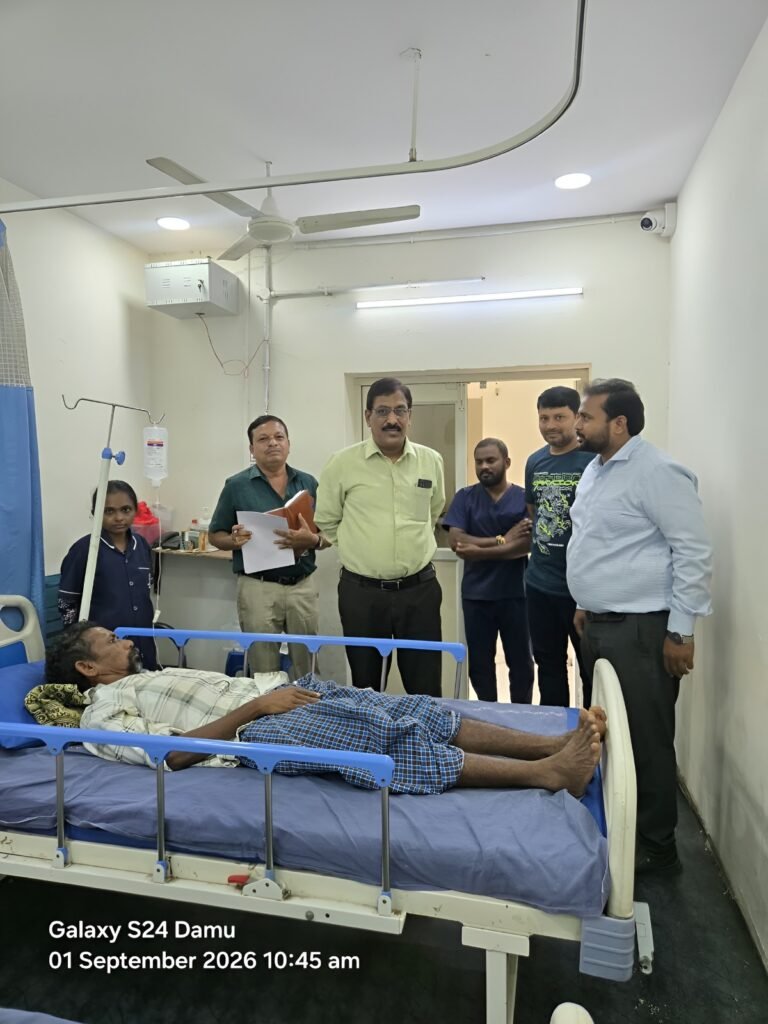 మంచిర్యాల ప్రైవేట్ ఆస్పత్రుల్లో డి‌ఎం‌హెచ్‌ఓ డాక్టర్ నరేందర్ రాథోడ్ ఆకస్మిక తనిఖీలు