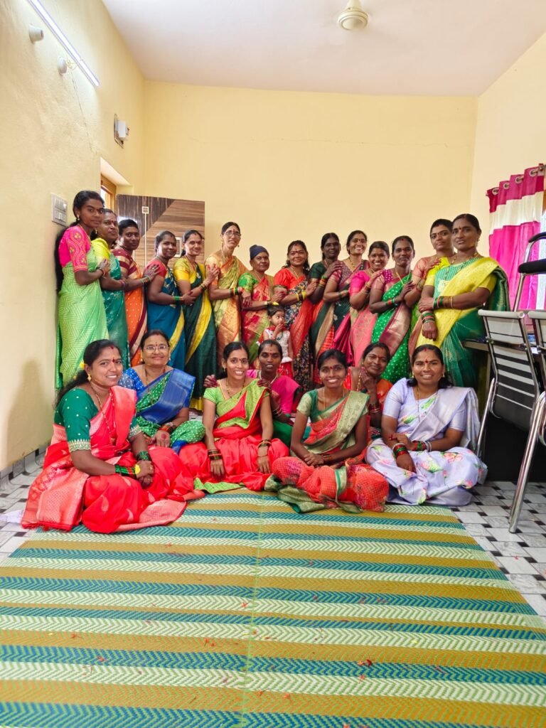 ఆనవాయితీగా మహిళల గాజుల సంబరాలు