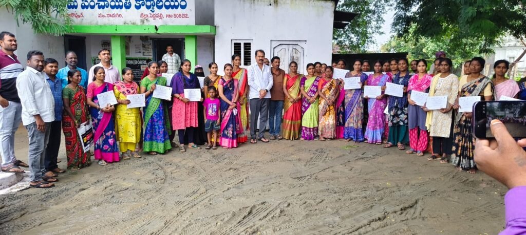 మహిళా సాధికారత దిశగా ముందడుగు రాజాపూర్‌లో మహిళలకు ఉచిత కుట్టుమిషన్ శిక్షణ ధ్రువపత్రాల పంపిణీ
