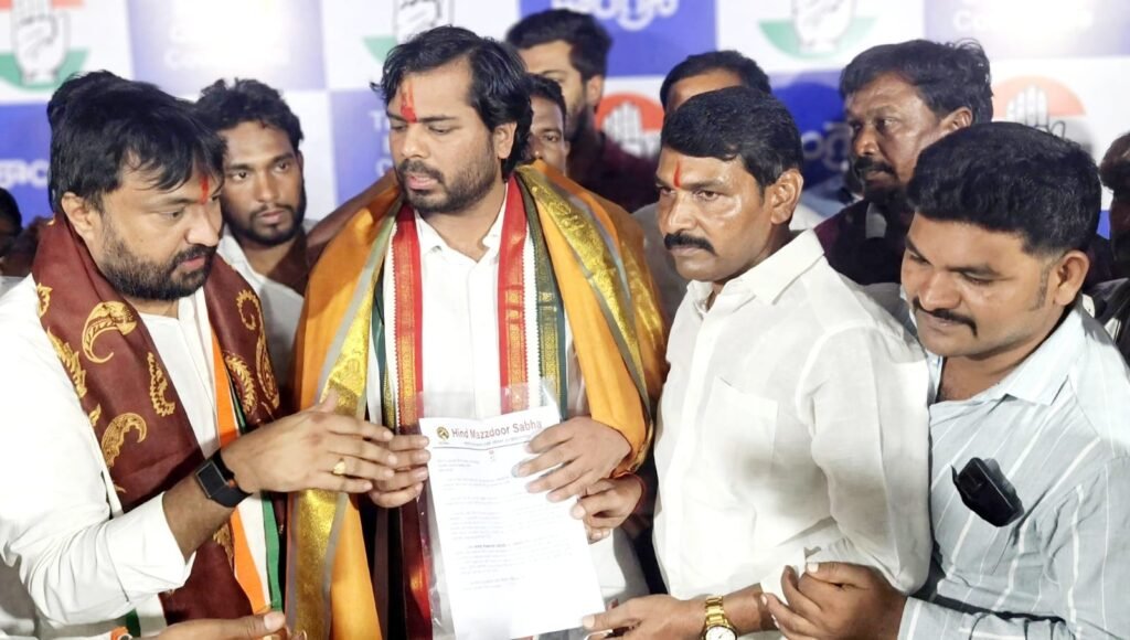 అడ్డా కార్మికులకు ప్రత్యేక స్థలం కేటాయించి మౌలిక సదుపాయాలు కల్పించాలి.ఎంపీకి వినతిపత్రం అందజేసిన HMS జిల్లా అధ్యక్షులు నరెడ్ల శ్రీనివాస్.