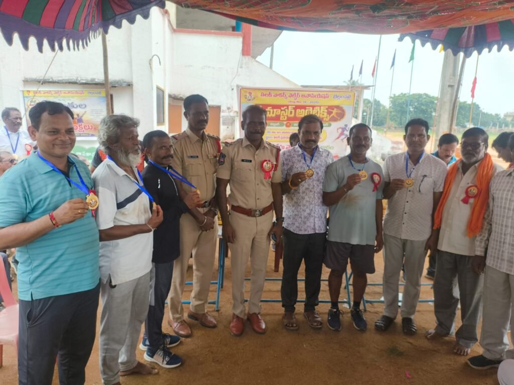 తిలక్ వాకర్స్ అసోసియేషన్ ఆధ్వర్యంలో మాస్టర్ అథ్లెటిక్స్ పోటీల నిర్వహణ అభినందనీయం….రూరల్ సీఐ హనుక్…