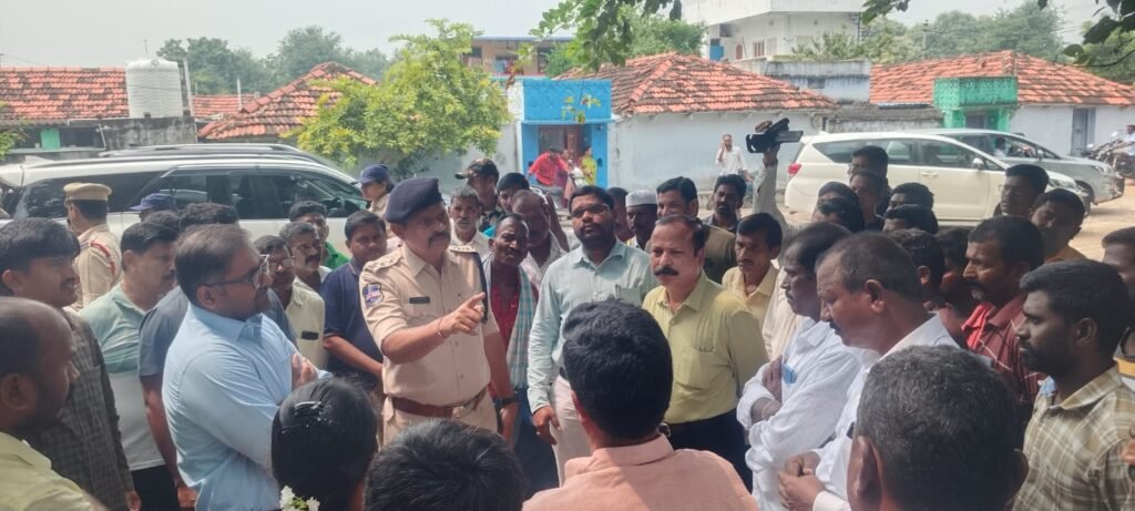 రాజాపూర్‌లో అవార్డు ప్రక్రియపై గందరగోళం.ఒకే గ్రామానికి రెండు అవార్డులు ఎందుకు? – గ్రామస్థుల ప్రశ్న ,ఇళ్లకు RTH నంబర్లు ఉన్నా ఖాళీ స్థలాలుగా నమోదు చేయడంపై ఆందోళన.