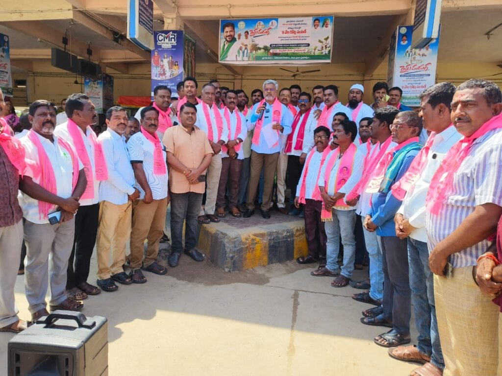 మహాలక్ష్మి పేరుతో మహిళలను మోసం చేసిన దుద్దిళ్ల: పుట్ట మధూకర్