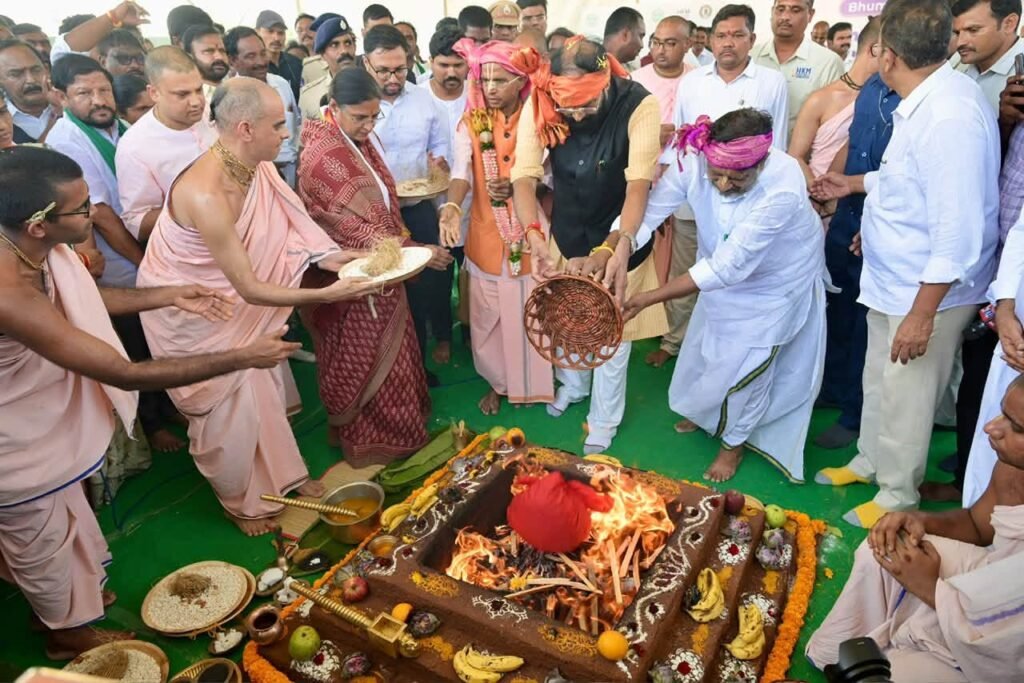 27 లక్షల మందికి ఏకకాలంలో అల్పాహారం.. ప్రపంచంలో ఎక్కడా లేదు ‎ ‎ తెలంగాణలోనే తొలిసారి.. విద్యార్థుల పౌష్టికాహారంపై ప్రత్యేక దృష్టి  ‎ ‎బీఆర్‌ఎస్‌కు గతమే తప్ప భవిష్యత్తు లేదు.. మళ్లీ వచ్చేది ఎందుకో చెప్పాలి  ‎ ‎సంక్షేమం ఉచితం కాదు.. రాష్ట్ర జీఎస్‌డీపీ వృద్ధికి పెట్టుబడి: డిప్యూటీ సీఎం భట్టి విక్రమార్క