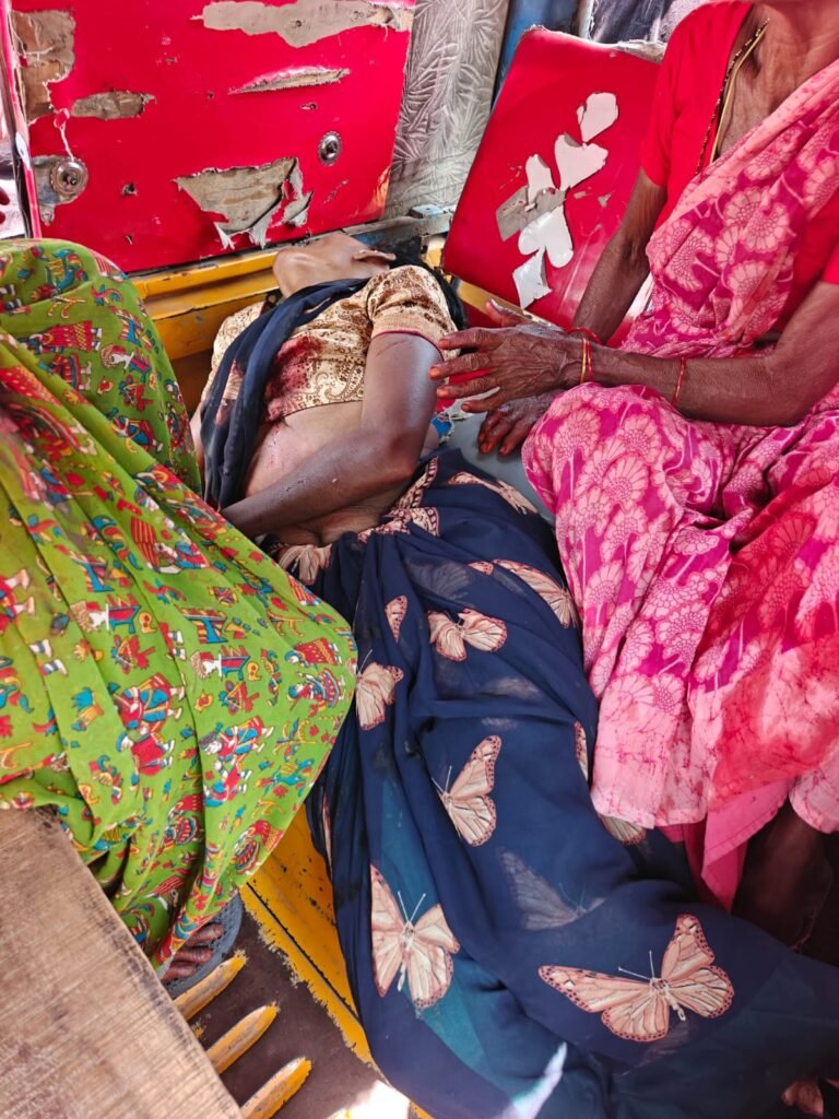 నడిరోడ్డుపై మహిళ హత్య,