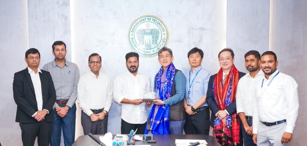 తయారీ రంగాన్ని ప్రోత్సహించేందుకు ప్రభుత్వం అన్ని విధాలా సహకరించడానికి సిద్ధంగా ఉంది హ్యుందాయ్ మోటార్స్ ఇండియా ఇంజినీరింగ్ (HMIE) మేనేజింగ్ డైరెక్టర్  చాంగ్యోన్ చో తో ముఖ్యమంత్రి ఎ. రేవంత్ రెడ్డి సమావేశం