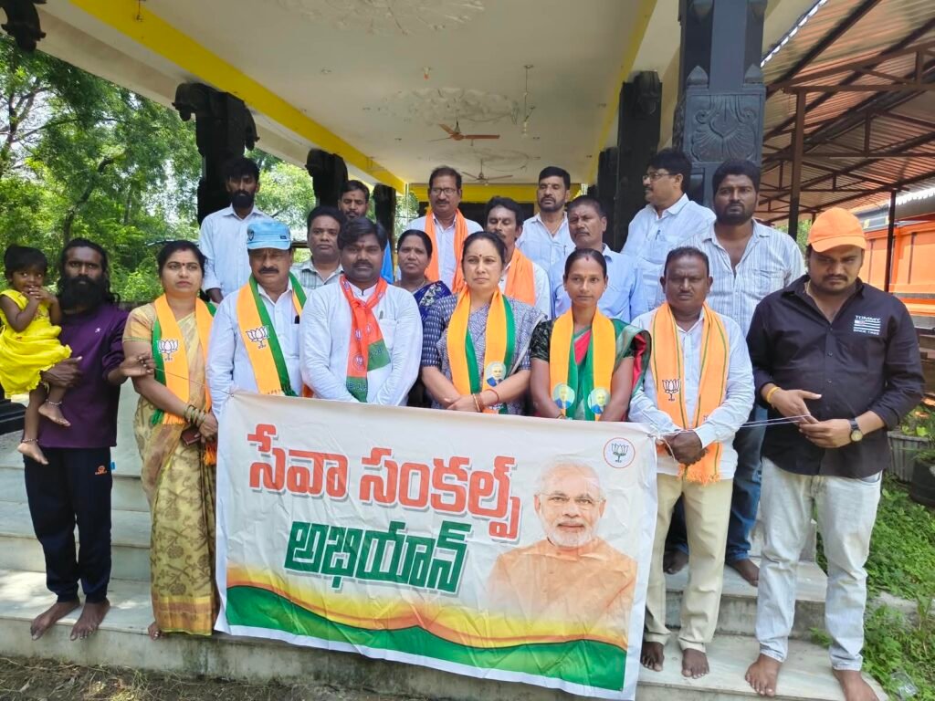 సేవా సంకల్ప అభియాన్ కార్యక్రమంలో భాగంగా ఆలయ పరిసరాల పరిశుభ్రత కార్యక్రమం..!!
