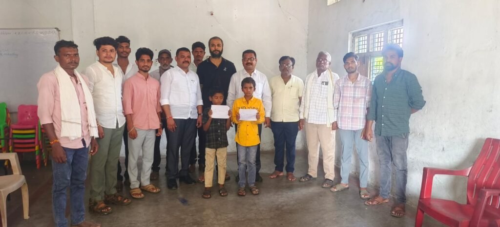 గాంధీ జయంతి సందర్బంగా ఇద్దరు నిరుపేద ఆదివాసి పిల్లలని అడ్మిషన్ చూపించిన ప్రముఖ హైకోర్టు న్యాయవాది ఇమ్మనేని రామారావు.